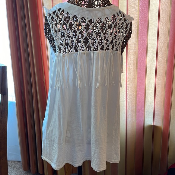 Rock & Republic White Cross Knot and fringe tank top 2X Plus goddess - Picture 4 of 6